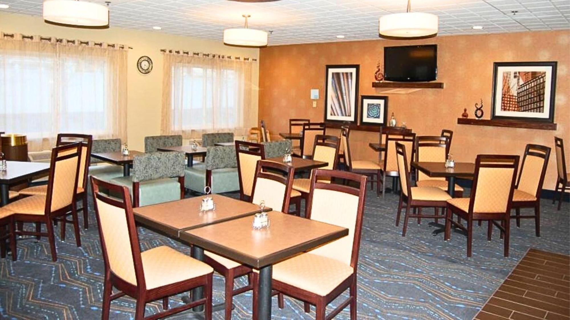 Holiday Inn Express - Ludlow - Chicopee Area By Ihg Bagian luar foto