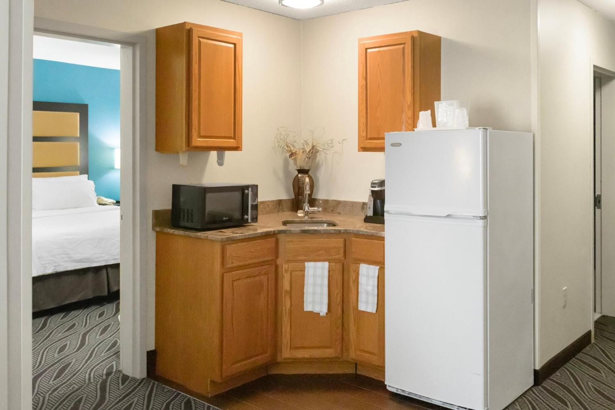 Holiday Inn Express - Ludlow - Chicopee Area By Ihg Bagian luar foto