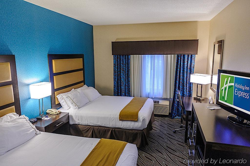 Holiday Inn Express - Ludlow - Chicopee Area By Ihg Bagian luar foto