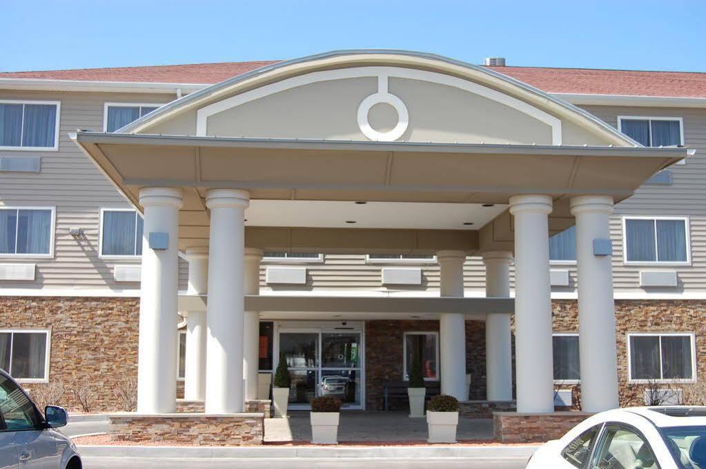 Holiday Inn Express - Ludlow - Chicopee Area By Ihg Bagian luar foto